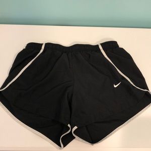 Nike dry-fit girls medium athletic shorts